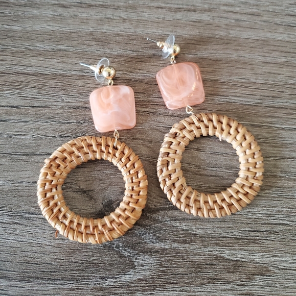 Jewelry - Gem & Vine Earrings